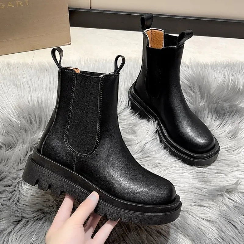 Jane - Vintage-style boots with chunky square heel