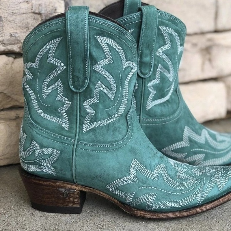 Stylish embroidered leather cowboy boots - Laurice