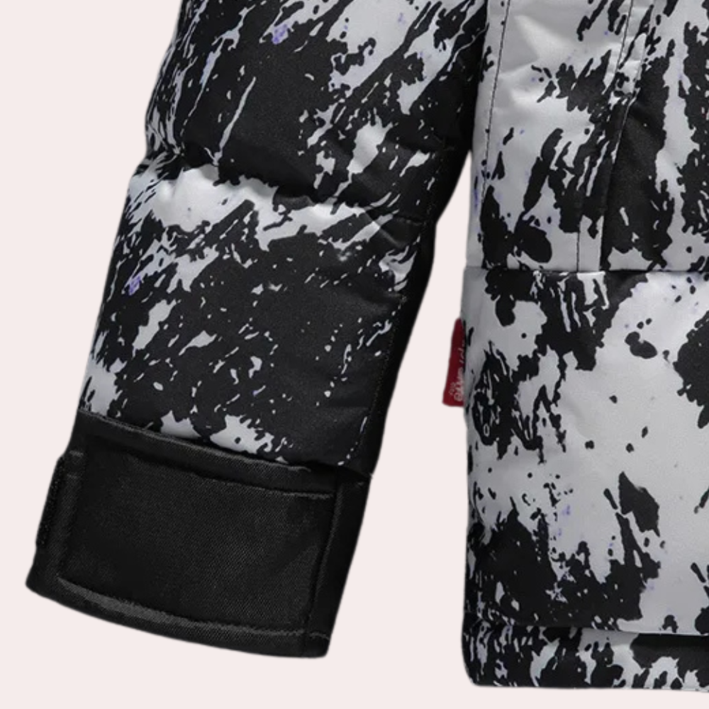 ETANA - Stylish and Functional Winter Coat for Adventurous Men