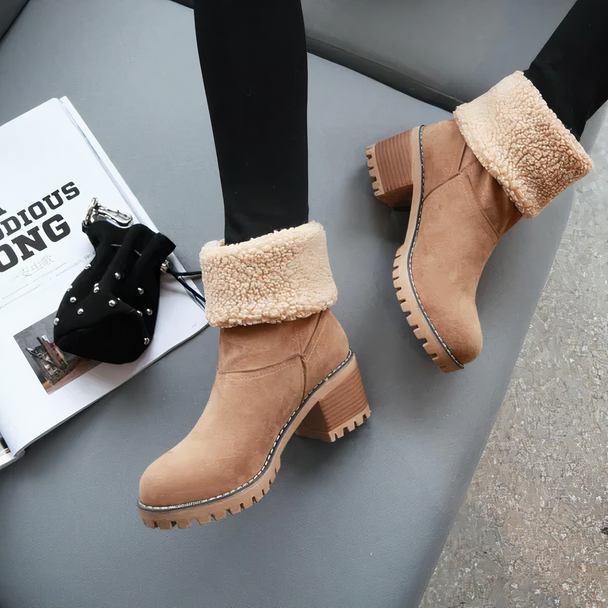 Stylish boots with square heel - Haven