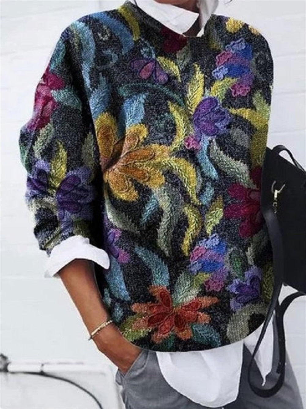 Luci - Stylish jumper with unique print