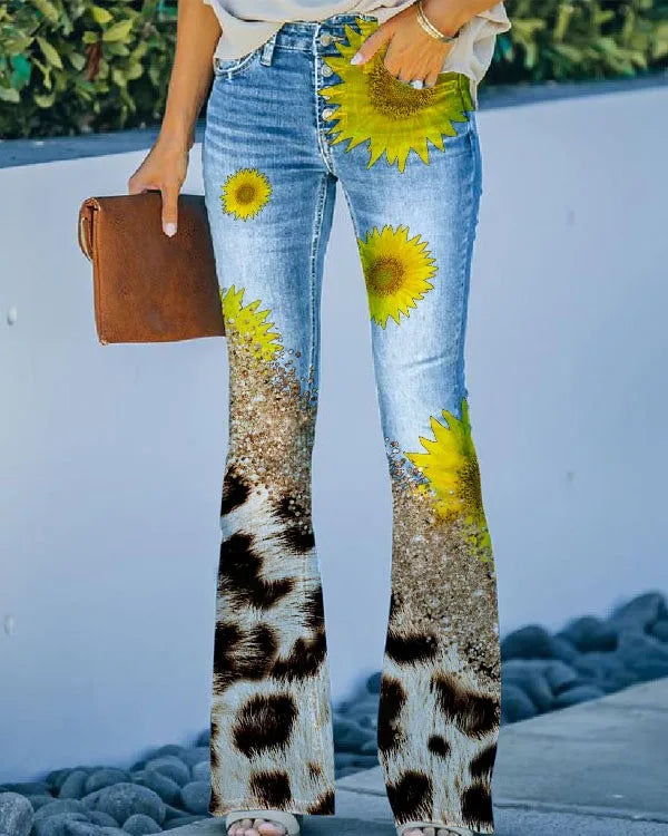 Ada - Trendy jeans with a beautiful floral pattern