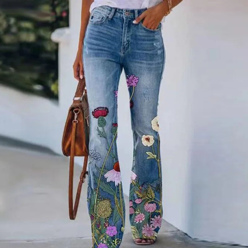 Ada - Trendy jeans with a beautiful floral pattern