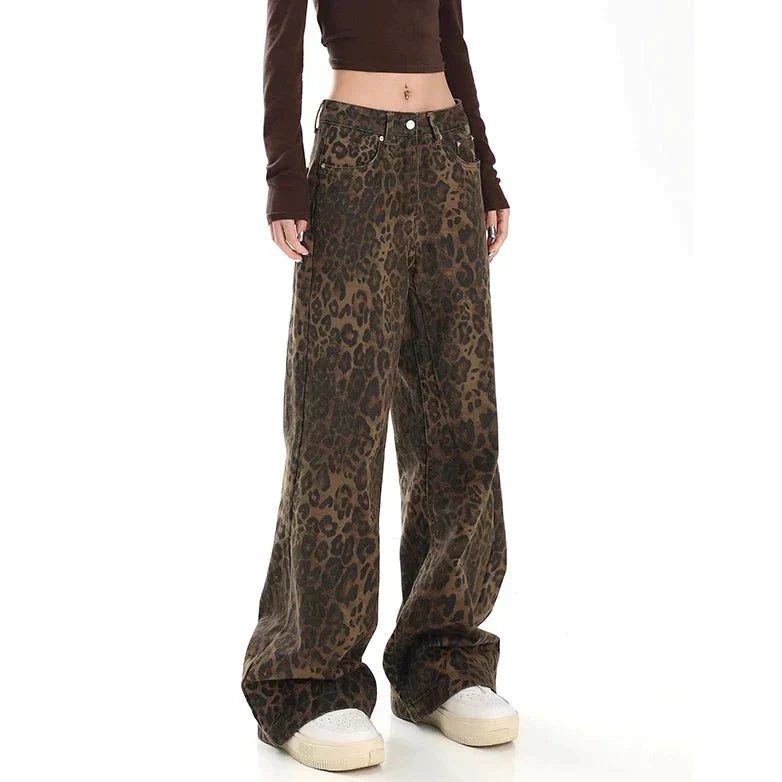 Gilda - Trendy Retro Pants with Striking Leopard Print