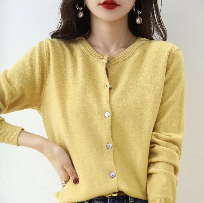 Evelyn - Elegant cardigan perfect for spring trips