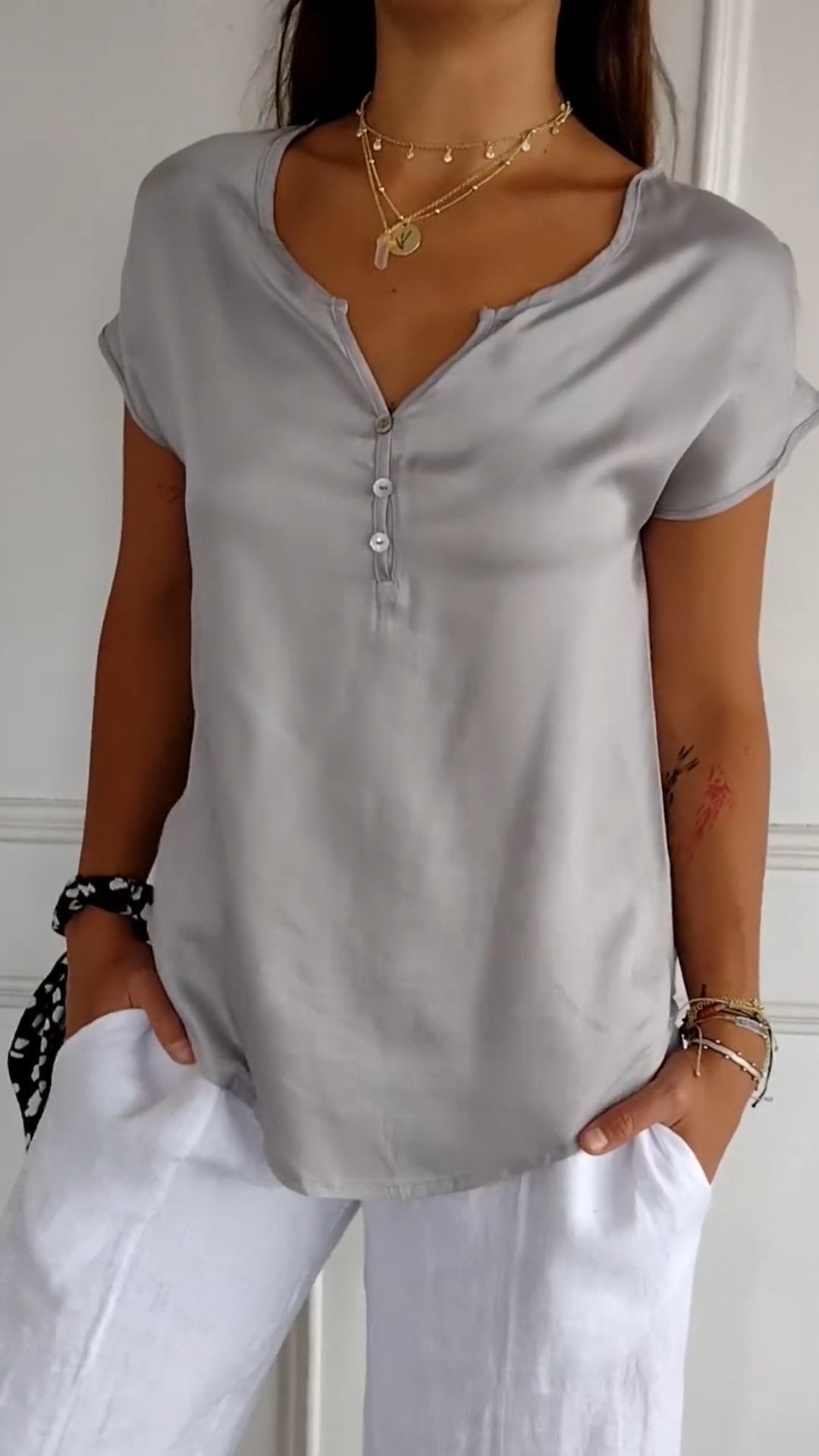 Evelyn - Comfortable V-neck Blouse for Women