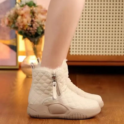 Roxy - Trendy Short Boots with Chic Side Chain