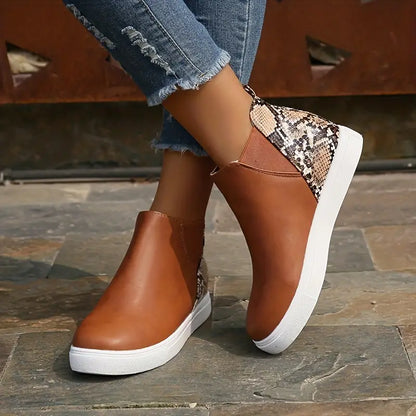 Monroe - Stylish women's boots with Snakeskin print