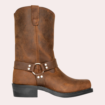 Chic men's cowboy boots for a stylish look