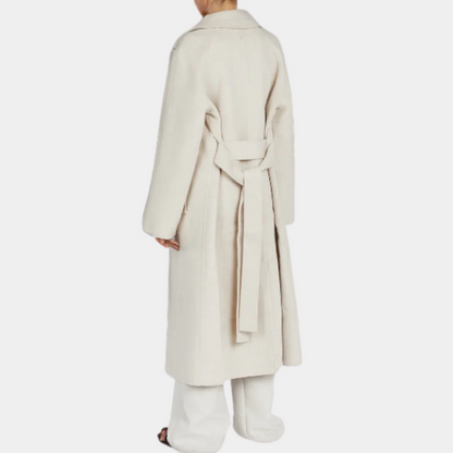 Chic women's trench coat for an elegant look