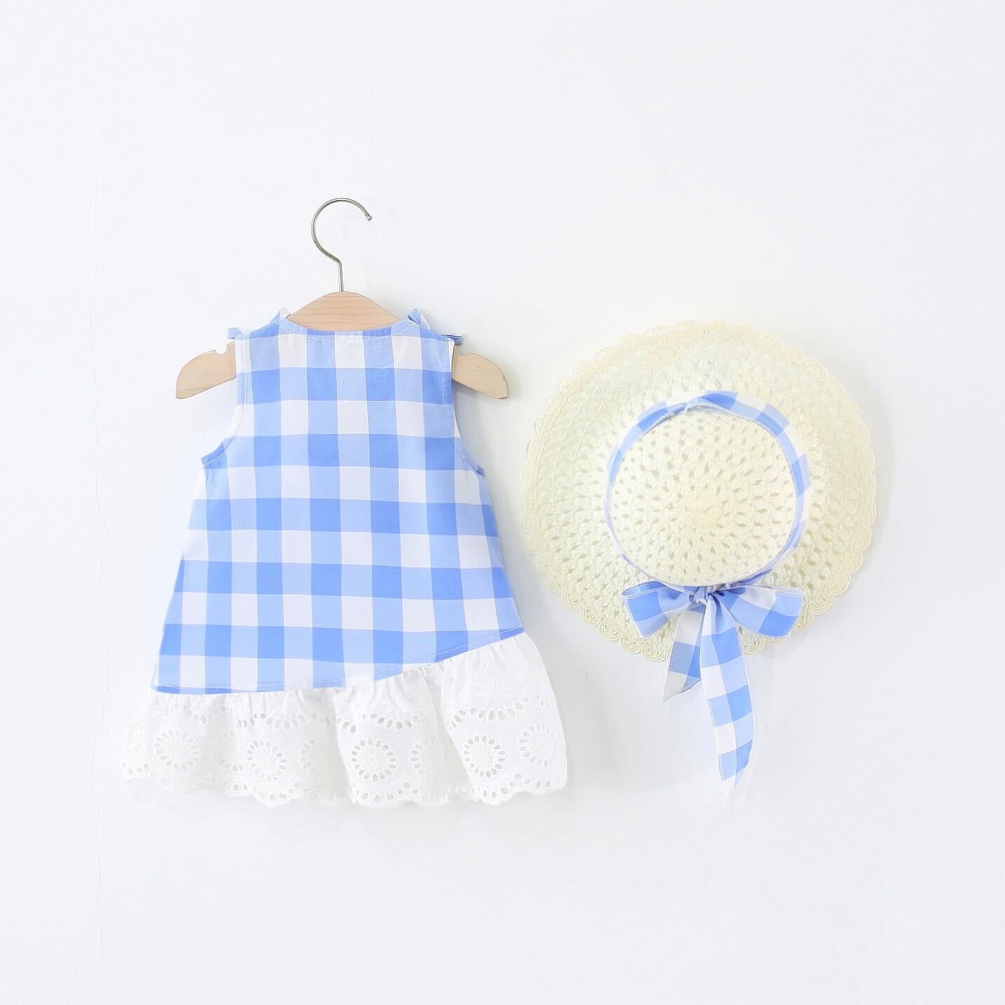 Eyelet checks dress with hat