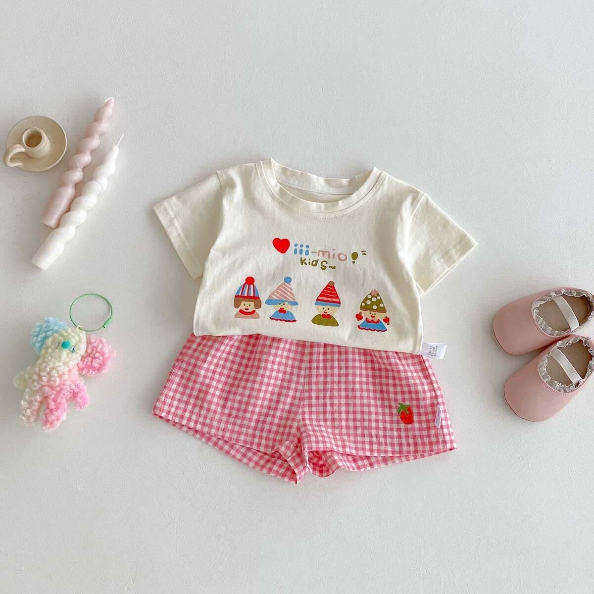 Printed tee and checkered shorts set