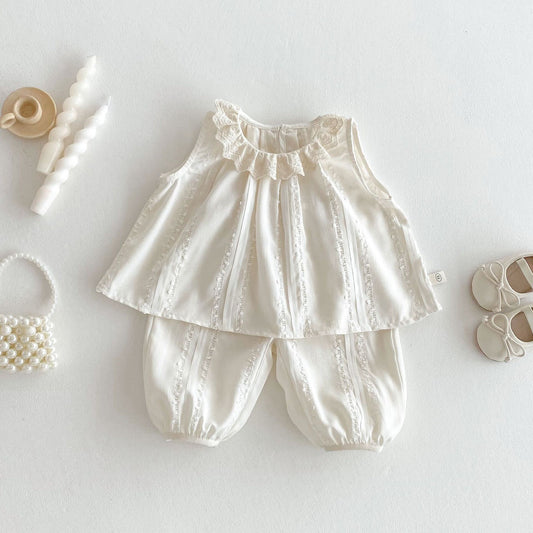 Eyelet lace collar set