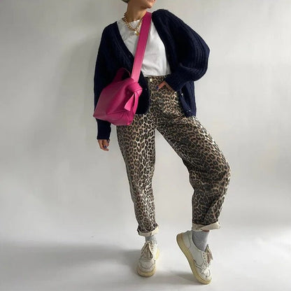 Chandra - Retro Jeans with Trendy Leopard Print