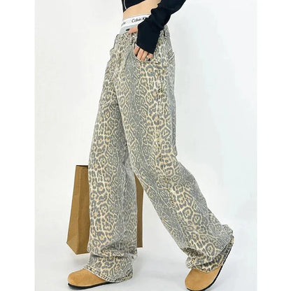 Gilda - Trendy Retro Pants with Striking Leopard Print