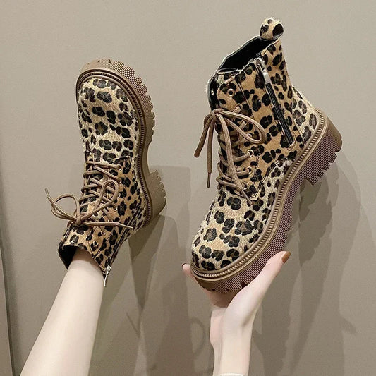 Charlene - Trendy Boots in Dazzling Leopard Print