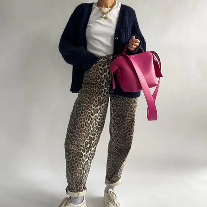 Chandra - Retro Jeans with Trendy Leopard Print