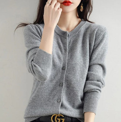 Evelyn - Elegant cardigan perfect for spring trips