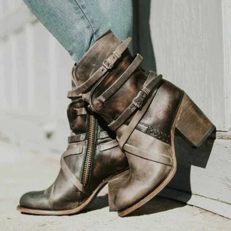 Luna - Vintage Women's Boots with Style
