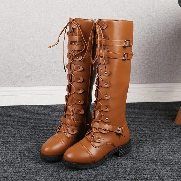 Lulu - Tough retro lace-up boots with stylish buckle