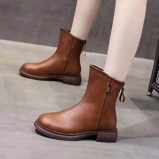 Marga - Stylish flat boots for an irresistible look