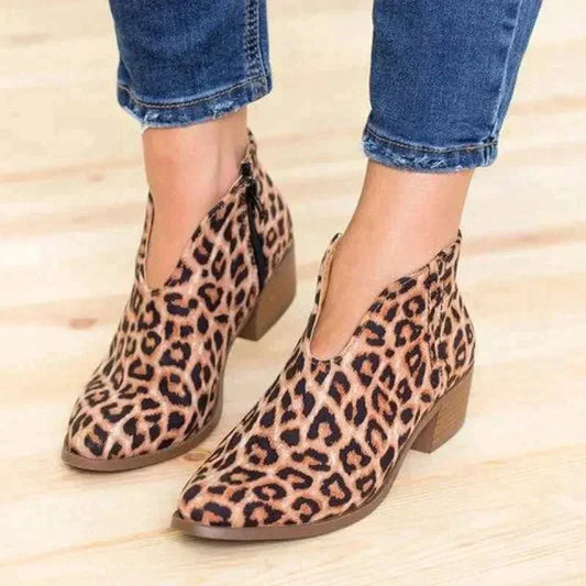 Amina - Elegant boots with trendy side zip