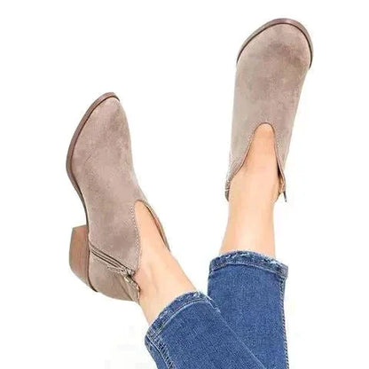 Amina - Elegant boots with trendy side zip