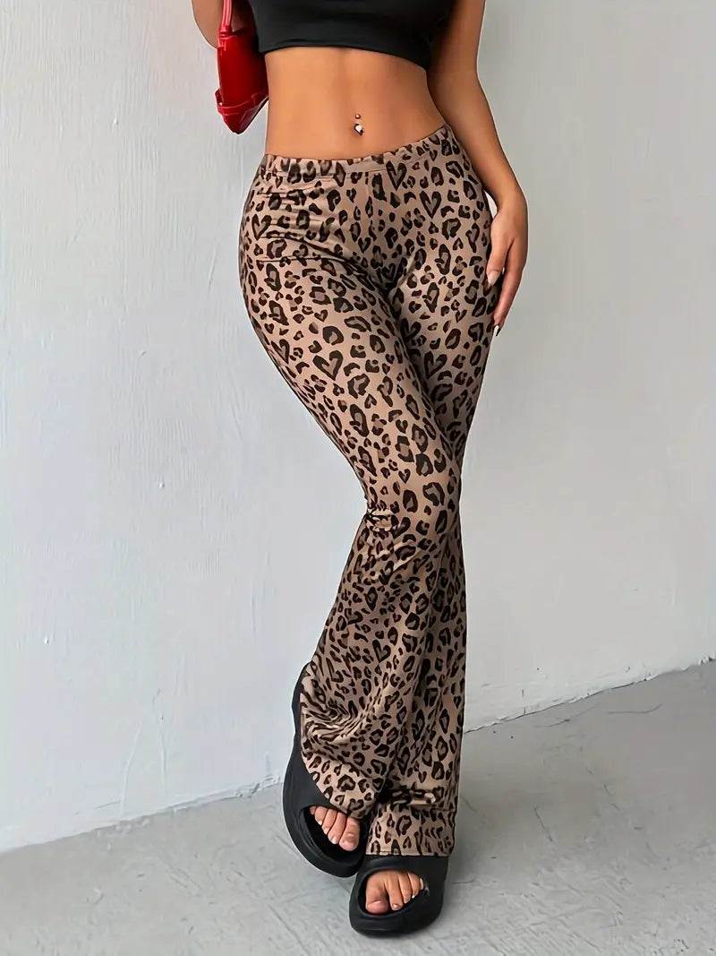 Cora - Trendy trousers with stylish leopard print