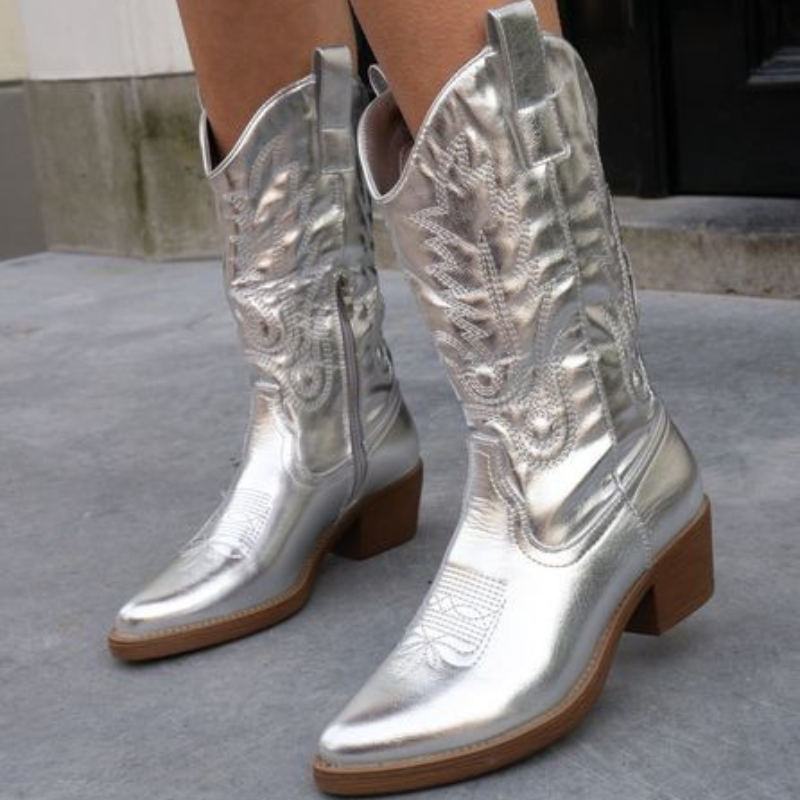 Gracie - Chic metallic cowboy boots for an irresistible look!