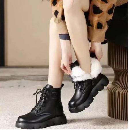 Anthea - Stylish padded boots with comfortable thick soles