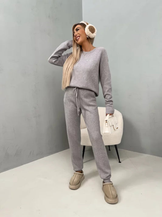 Nemia - Elegant Loungewear Set for the Fashion-conscious Woman