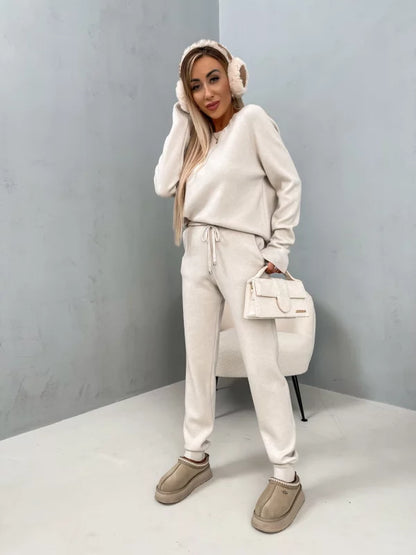 Nemia - Elegant Loungewear Set for the Fashion-conscious Woman